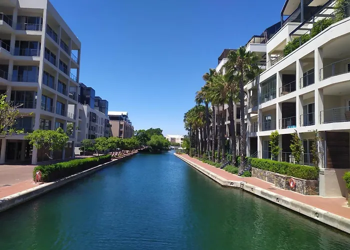 One Bedroom Apartment - Fully Equipped Waterfront Based, Va Marina Residential