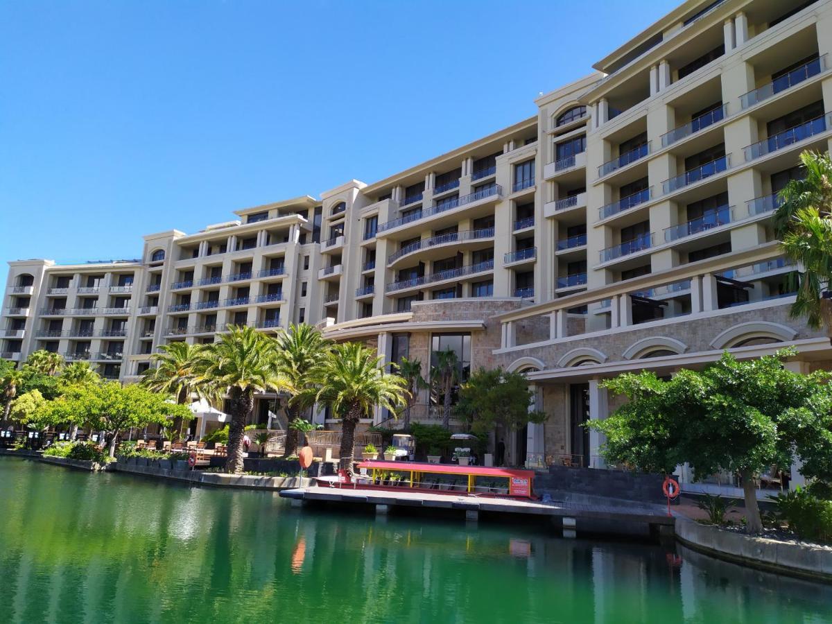 One Bedroom - Fully Equipped Waterfront Based, Va Marina Residential Apartment *