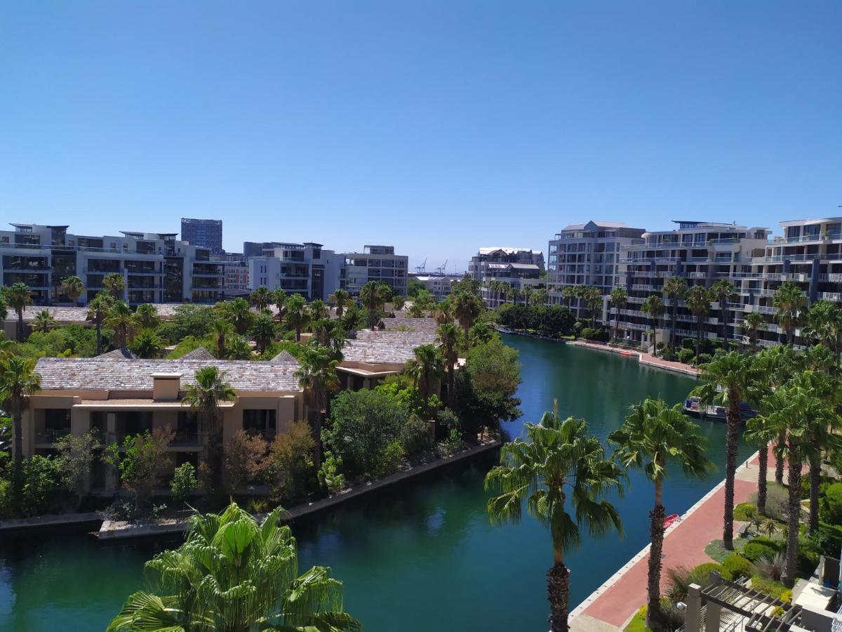 One Bedroom - Fully Equipped Waterfront Based, Va Marina Residential Apartment *